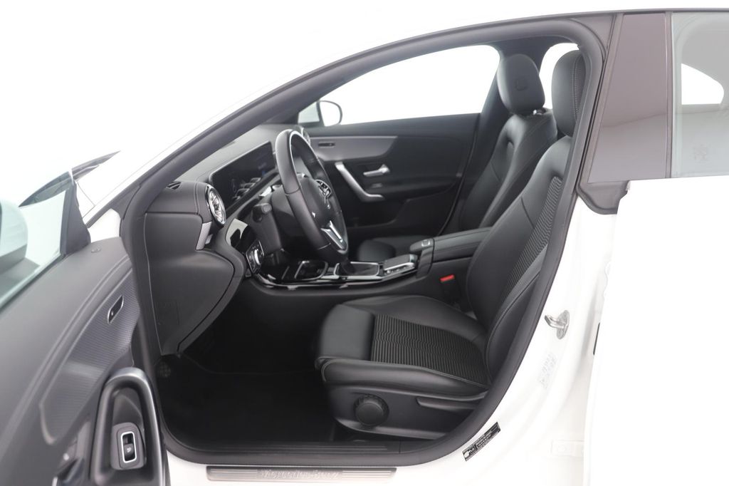 Mercedes-Benz CLA 180 2021