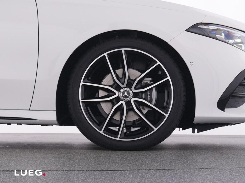 Mercedes-Benz A 180 2025