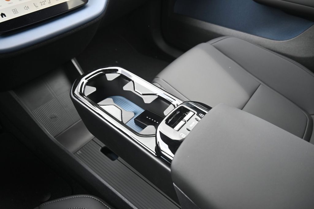 Volvo EX30 2025