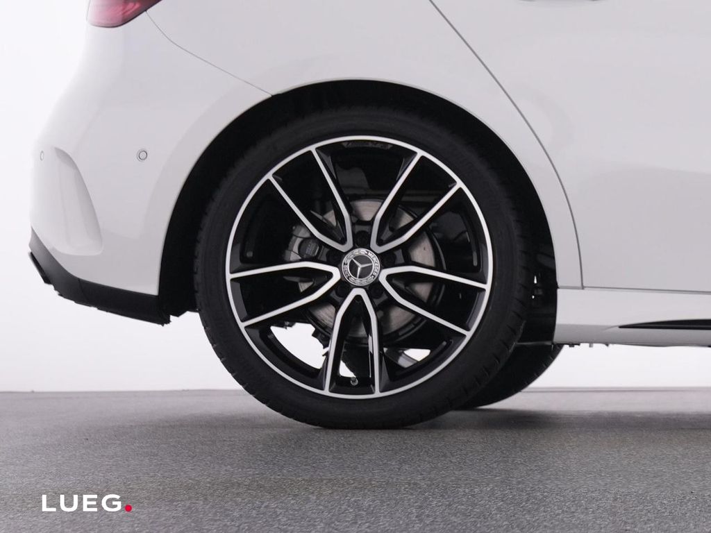 Mercedes-Benz A 180 2025