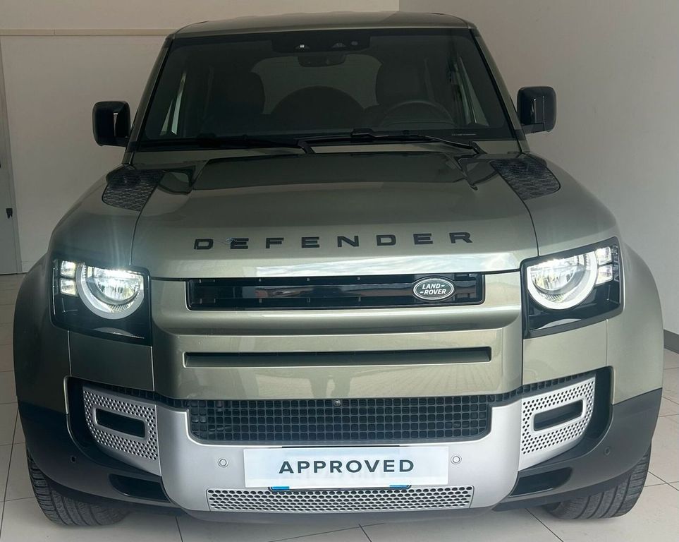 Land Rover Defender 2024