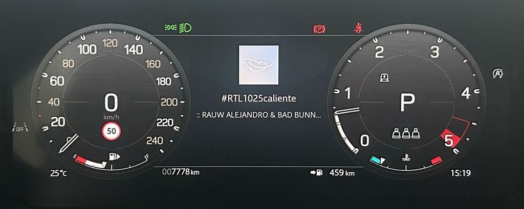 Land Rover Defender 2024