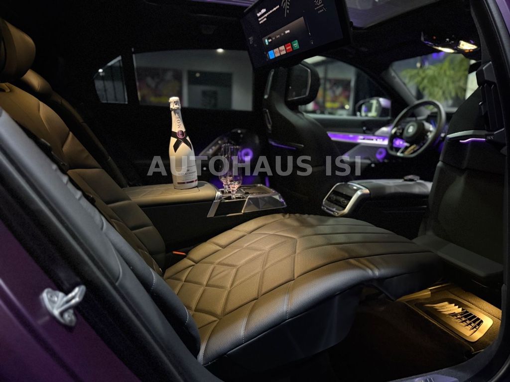 BMW i7 2024