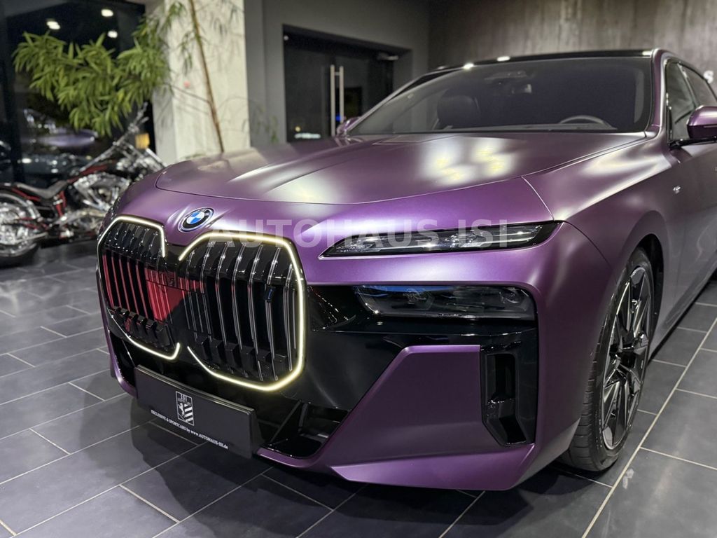 BMW i7 2024