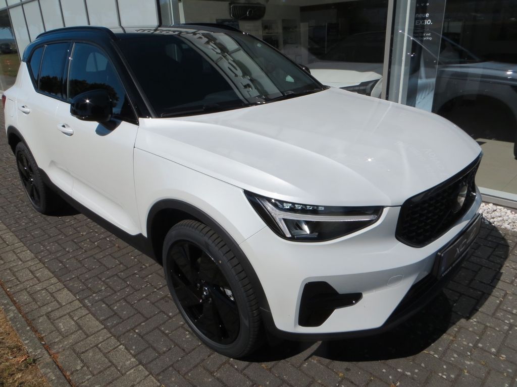 Volvo XC40 2025