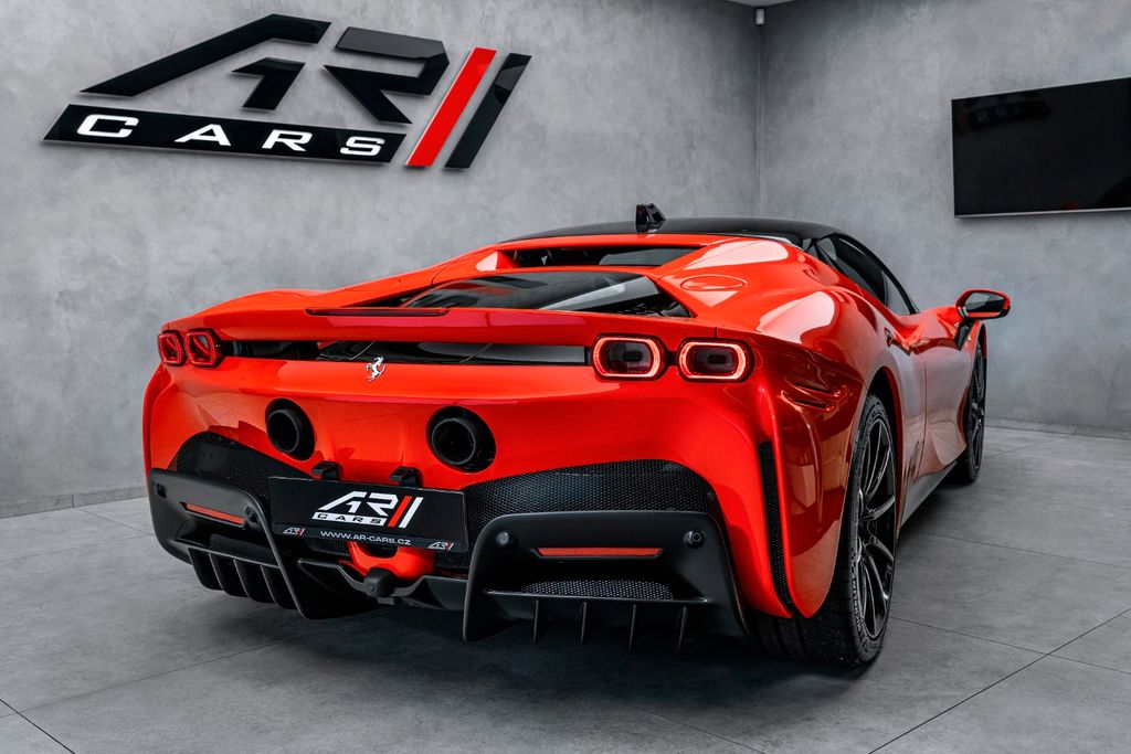 Ferrari SF90 2022