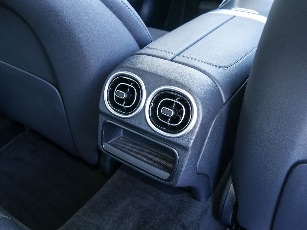 Mercedes-Benz C 200 2024