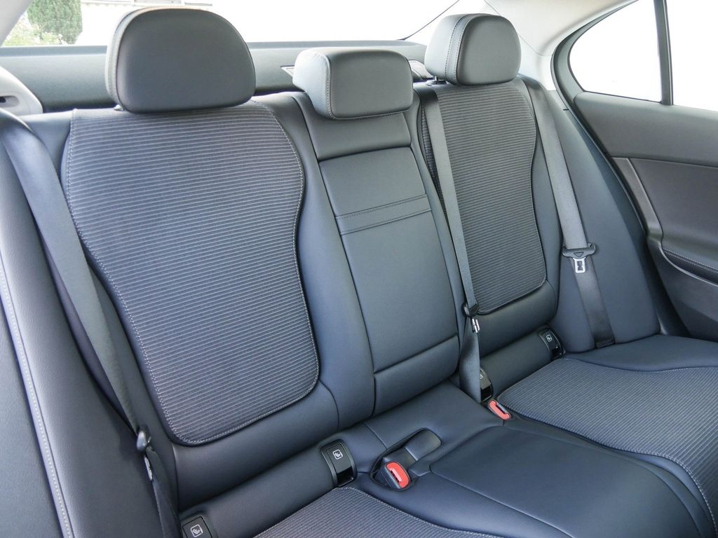 Mercedes-Benz C 200 2024