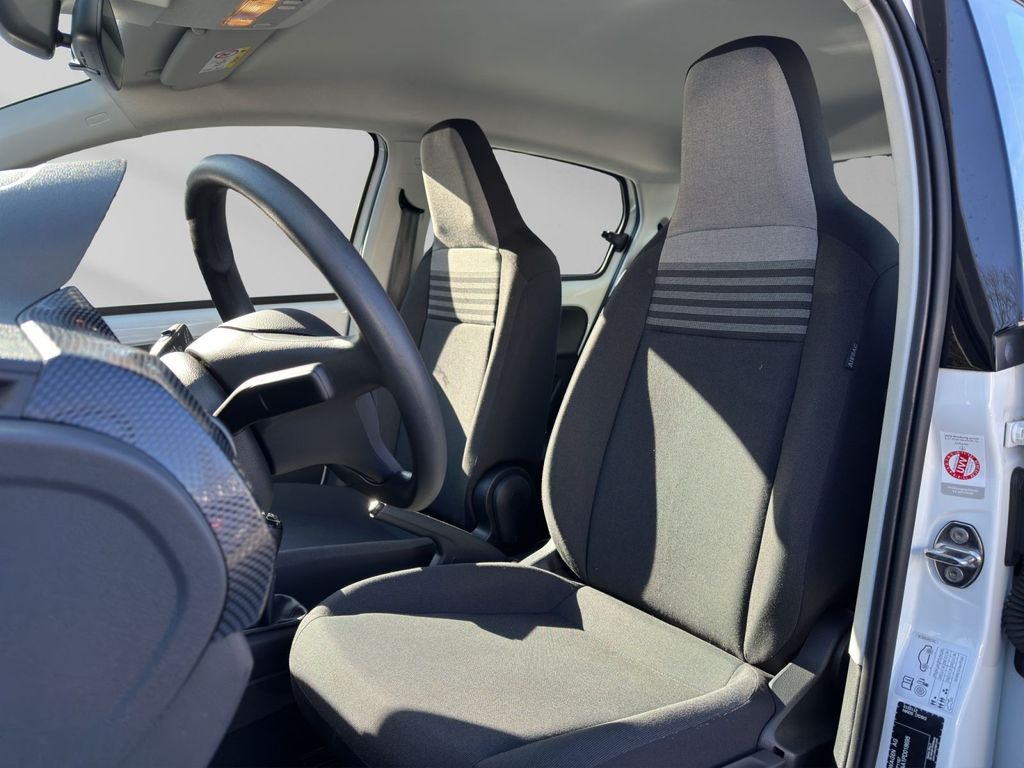 Volkswagen up! 2023