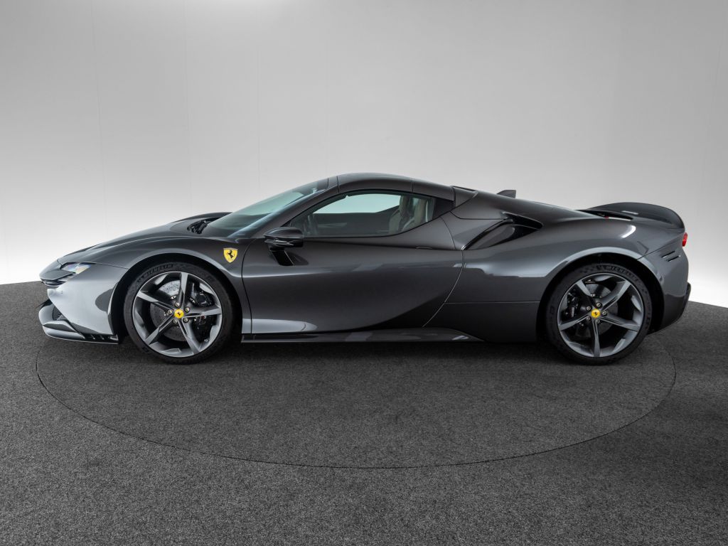 Ferrari SF90 2022