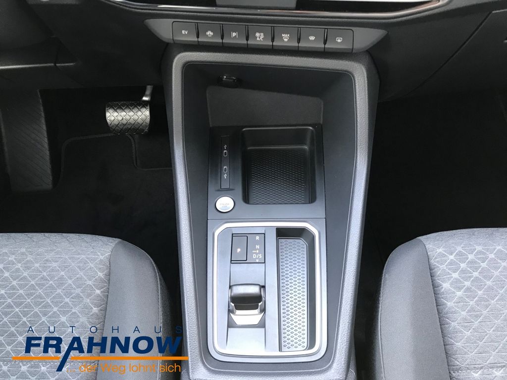 Ford Grand Tourneo 2025