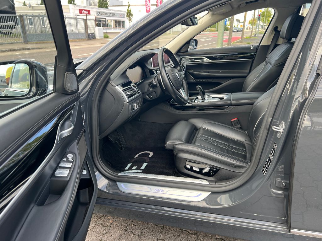 BMW 750 2019