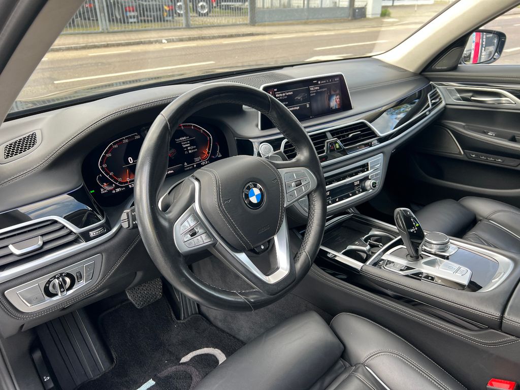 BMW 750 2019