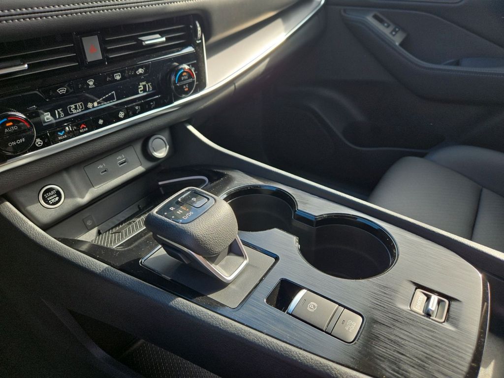 Nissan X-Trail 2025
