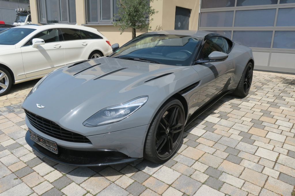 Aston Martin DB11 2016