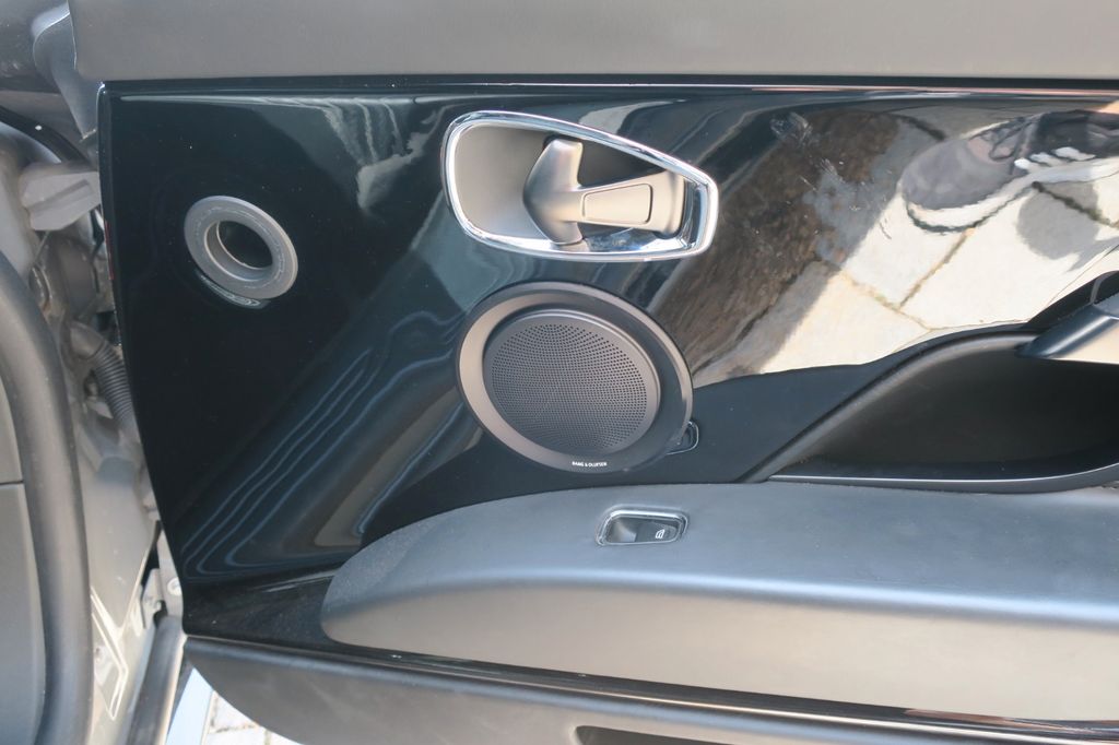 Aston Martin DB11 2016