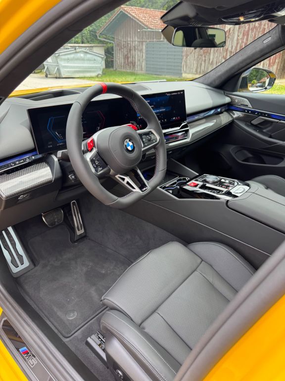BMW M5 2025