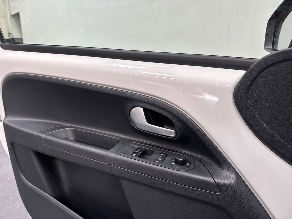 Volkswagen up! 2020