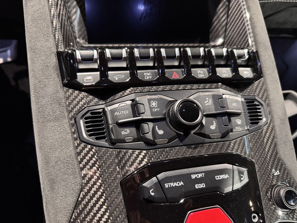 Lamborghini Aventador 2022