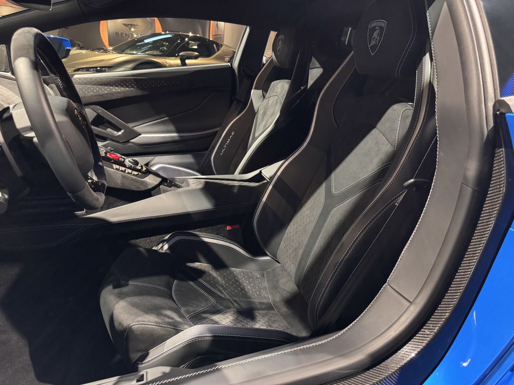 Lamborghini Aventador 2022