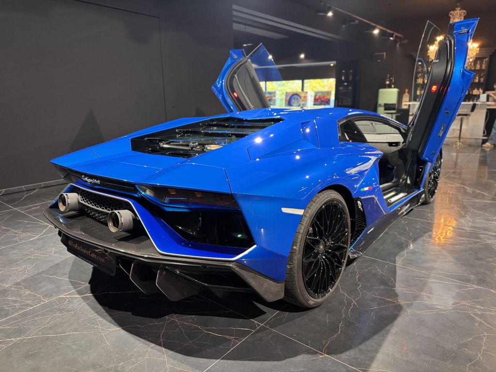 Lamborghini Aventador 2022