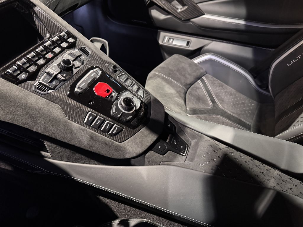 Lamborghini Aventador 2022