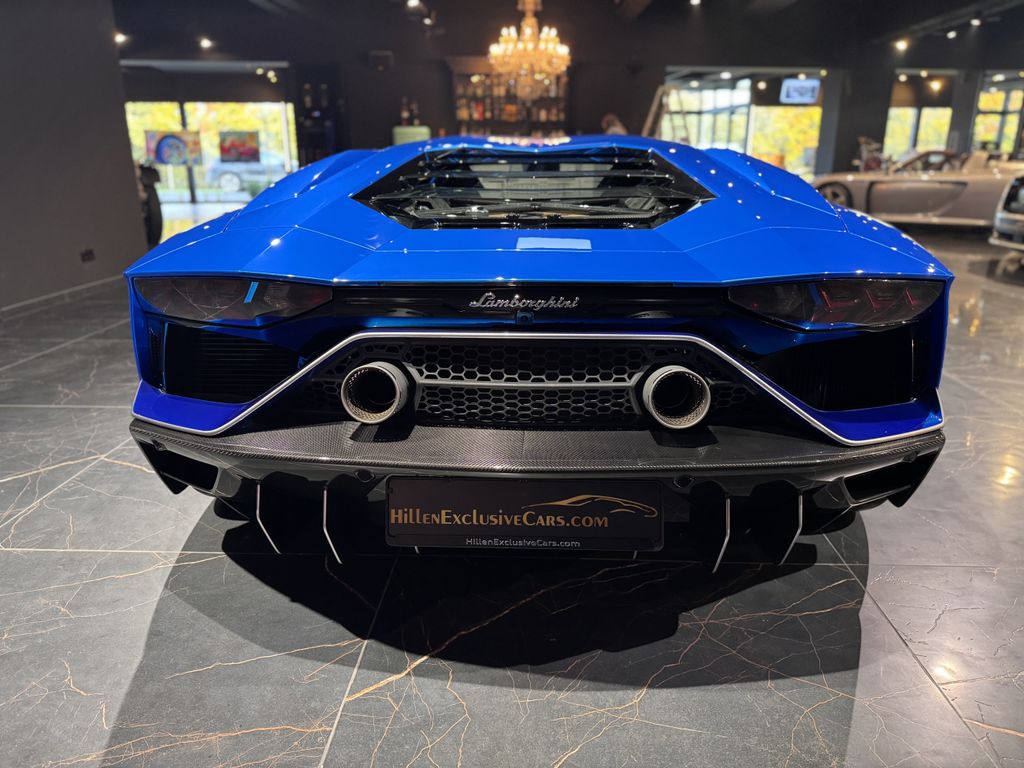 Lamborghini Aventador 2022