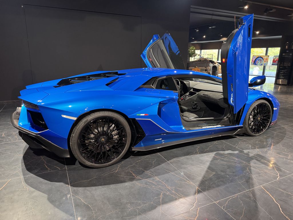 Lamborghini Aventador 2022