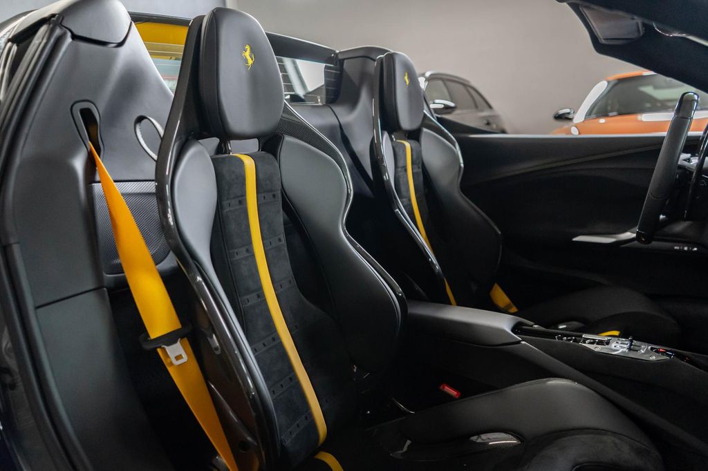 Ferrari 296 GTS 2024