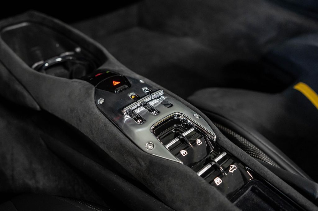 Ferrari 296 GTS 2024