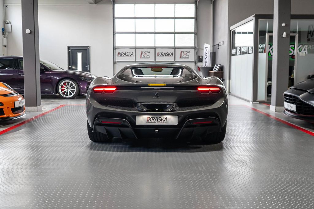 Ferrari 296 GTS 2024