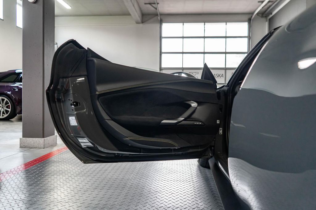 Ferrari 296 GTS 2024