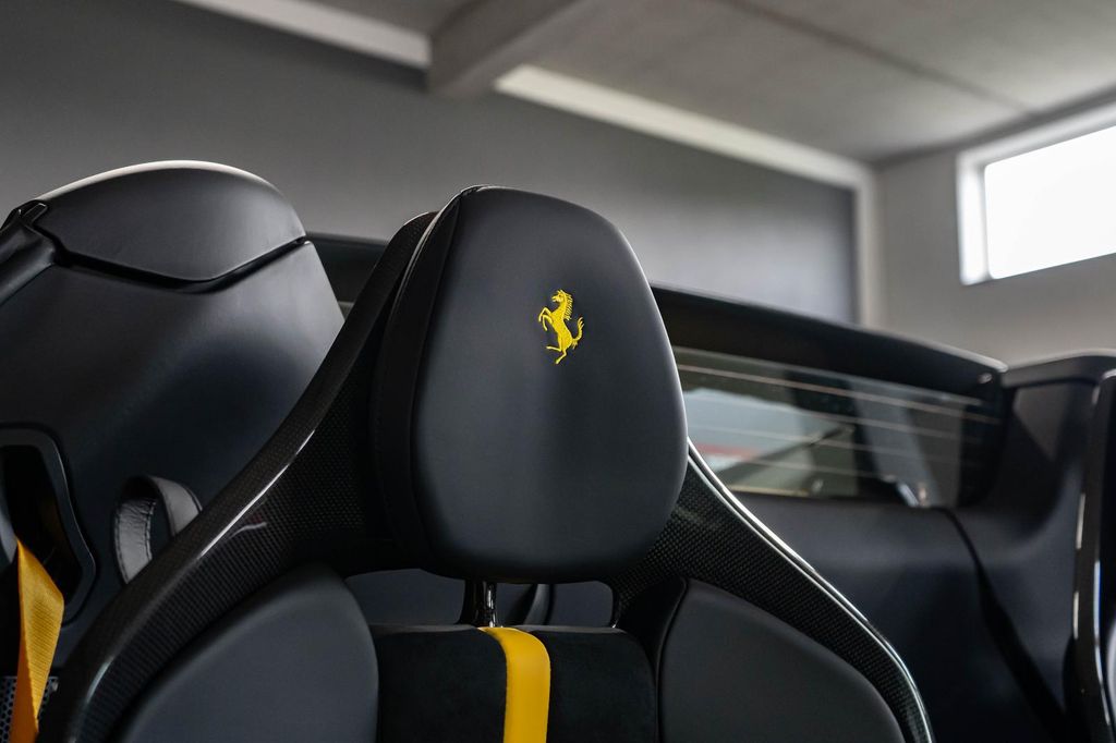 Ferrari 296 GTS 2024