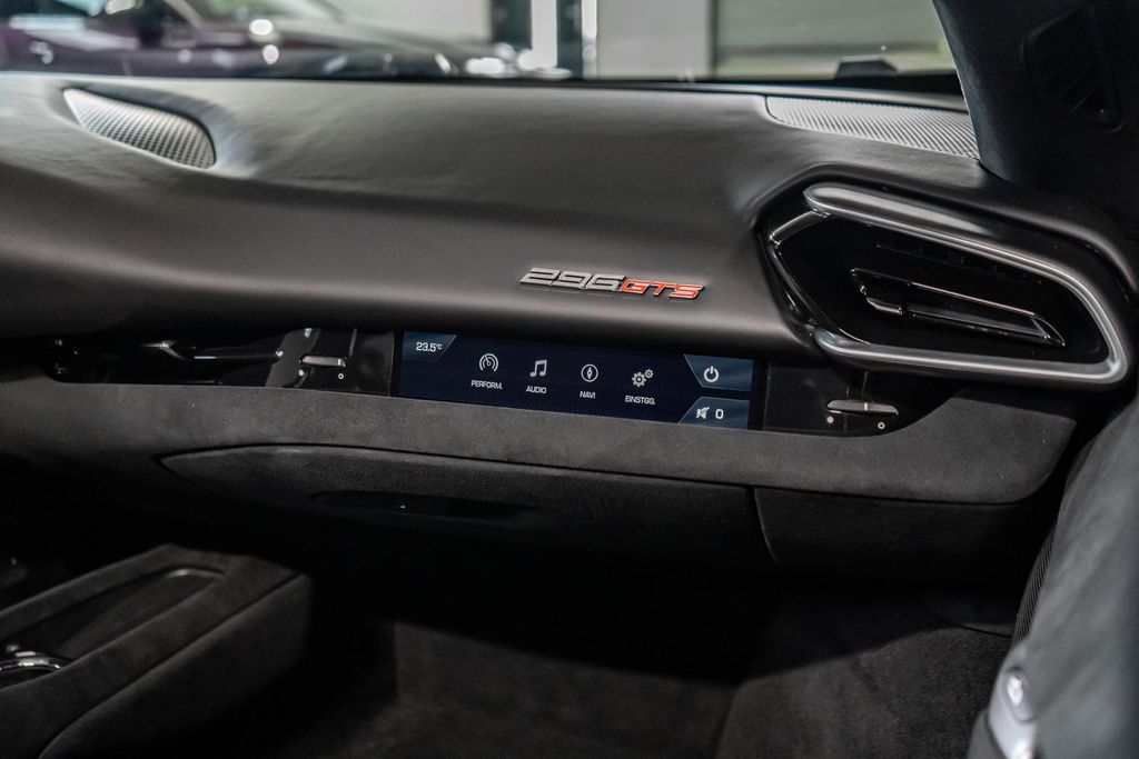 Ferrari 296 GTS 2024