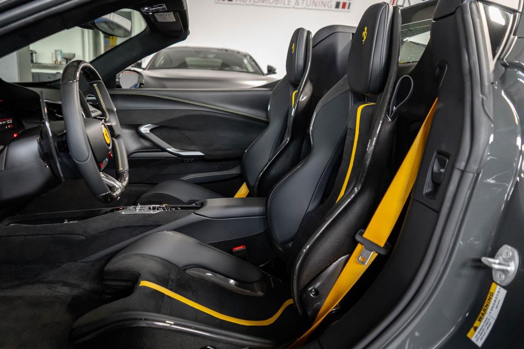 Ferrari 296 GTS 2024