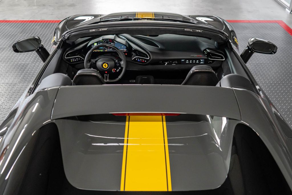 Ferrari 296 GTS 2024