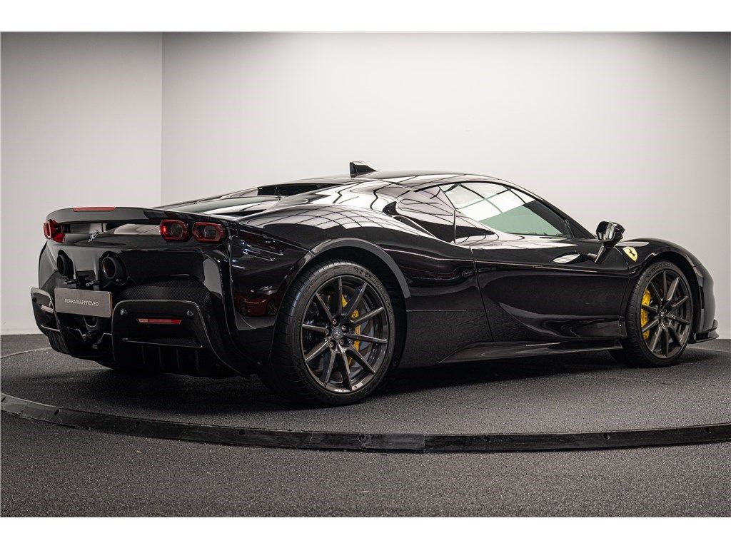 Ferrari SF90 2023