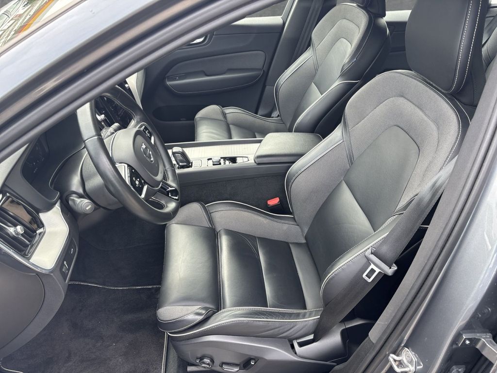 Volvo XC60 2021
