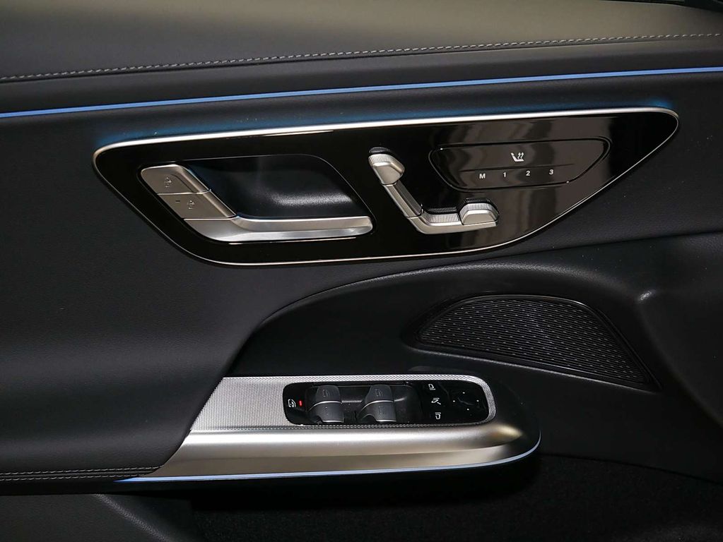 Mercedes-Benz E 200 2025