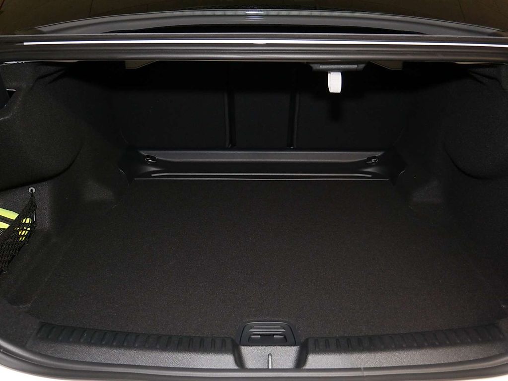 Mercedes-Benz E 200 2025