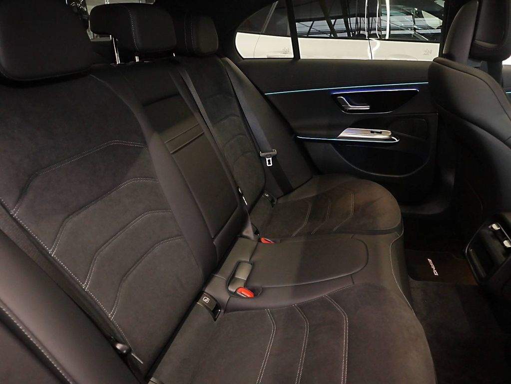 Mercedes-Benz E 200 2025