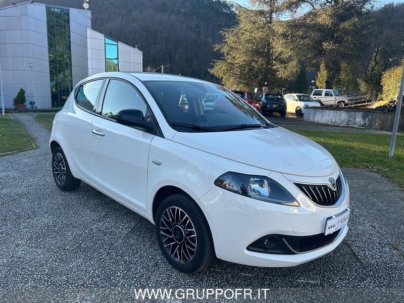 Lancia Ypsilon 2024