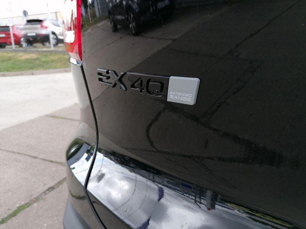 Volvo EX40 2025