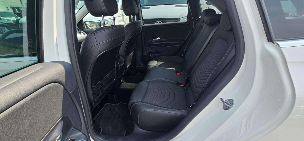 Mercedes-Benz B 180 2021