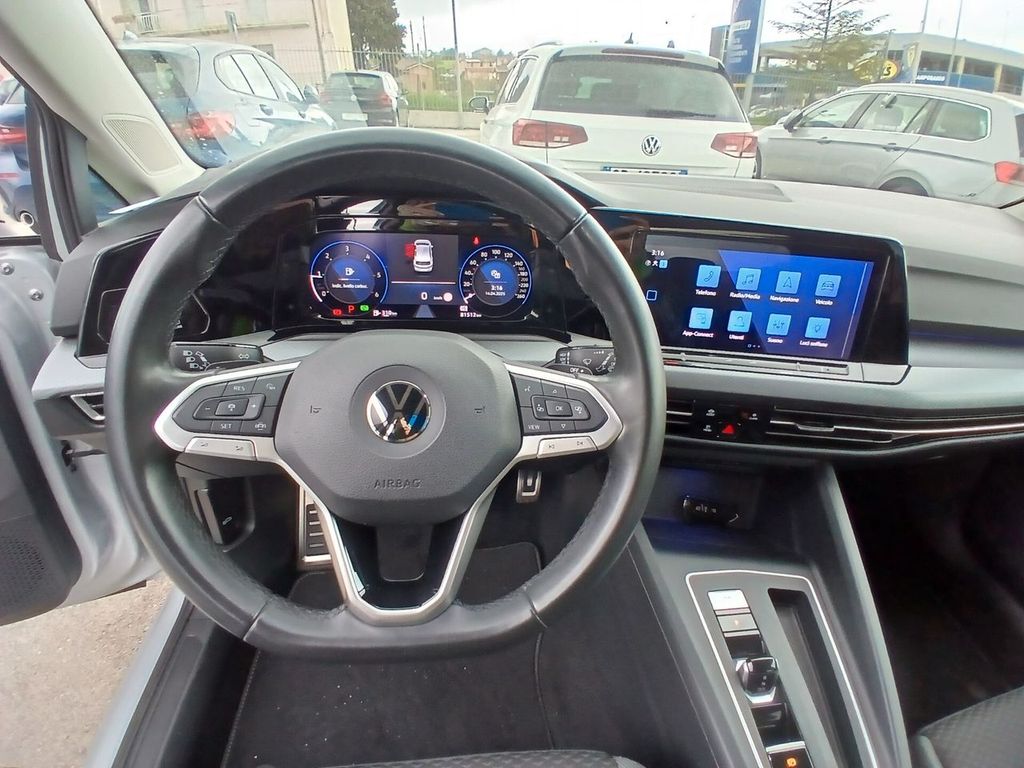 Volkswagen Golf 2021
