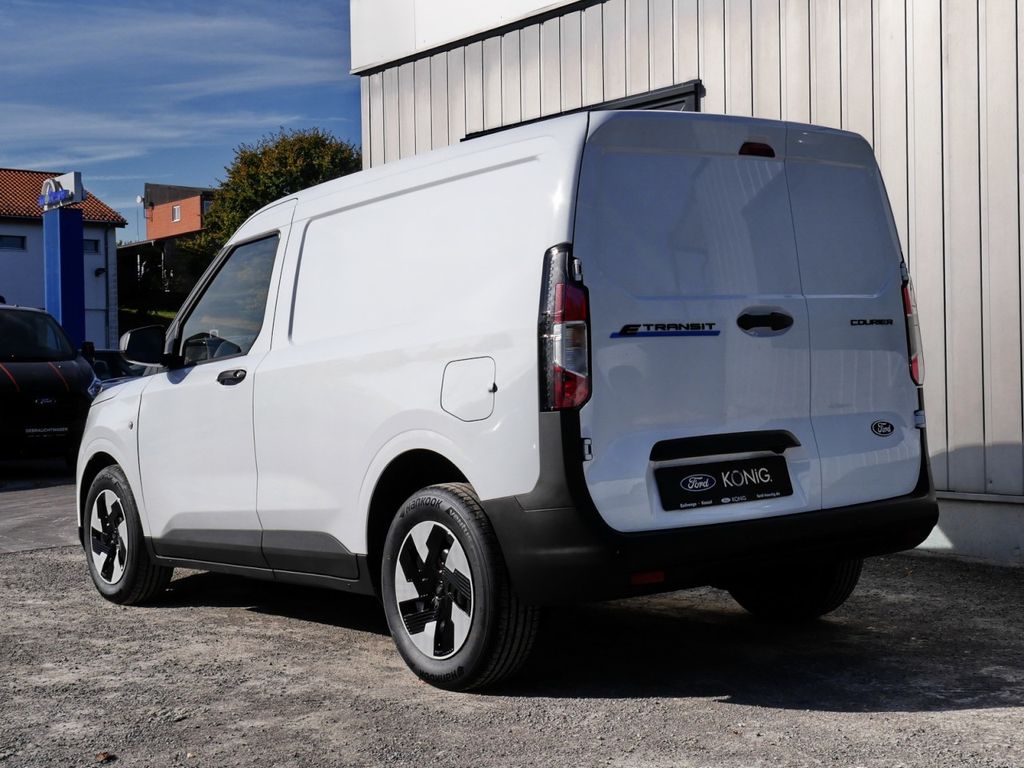 Ford Transit Courier 2025