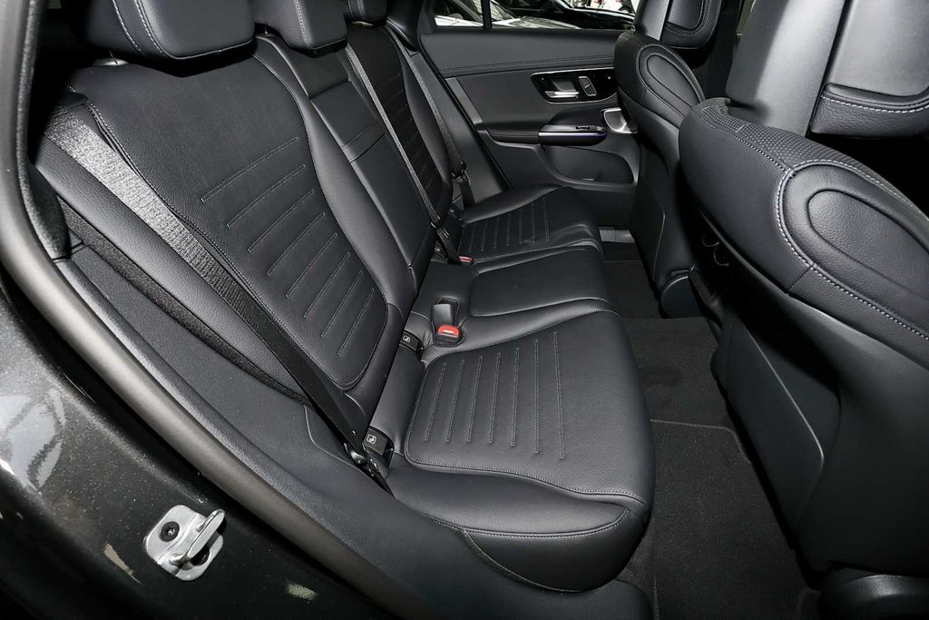 Mercedes-Benz GLC 300 2025