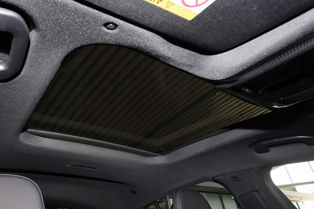 Mercedes-Benz GLC 300 2025