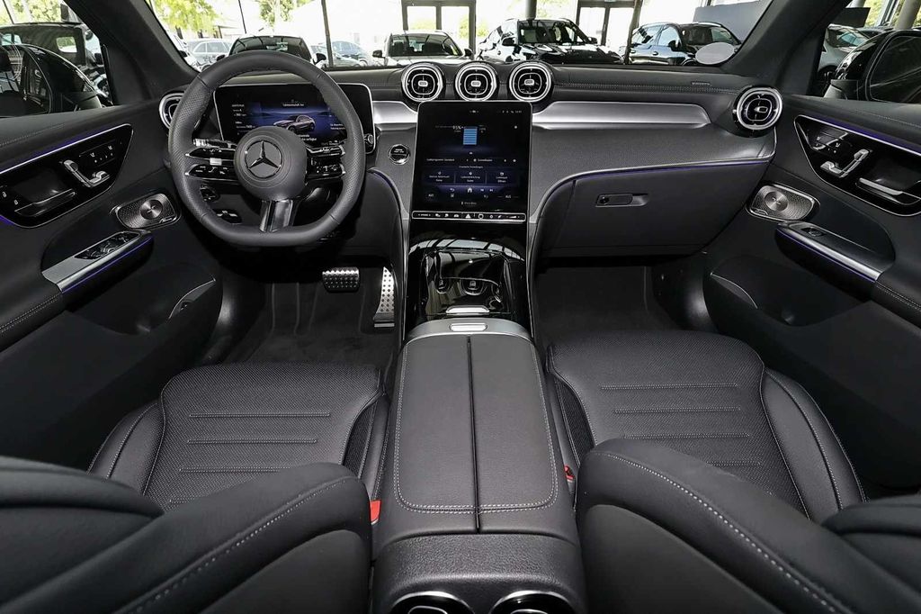 Mercedes-Benz GLC 300 2025