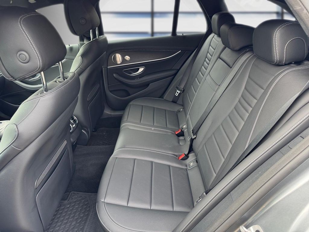 Mercedes-Benz E 300 2022